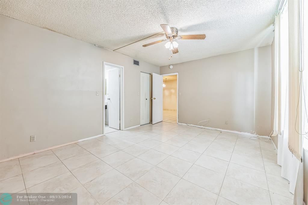 Active With Contract: $149,000 (2 beds, 2 baths, 1075 Square Feet)