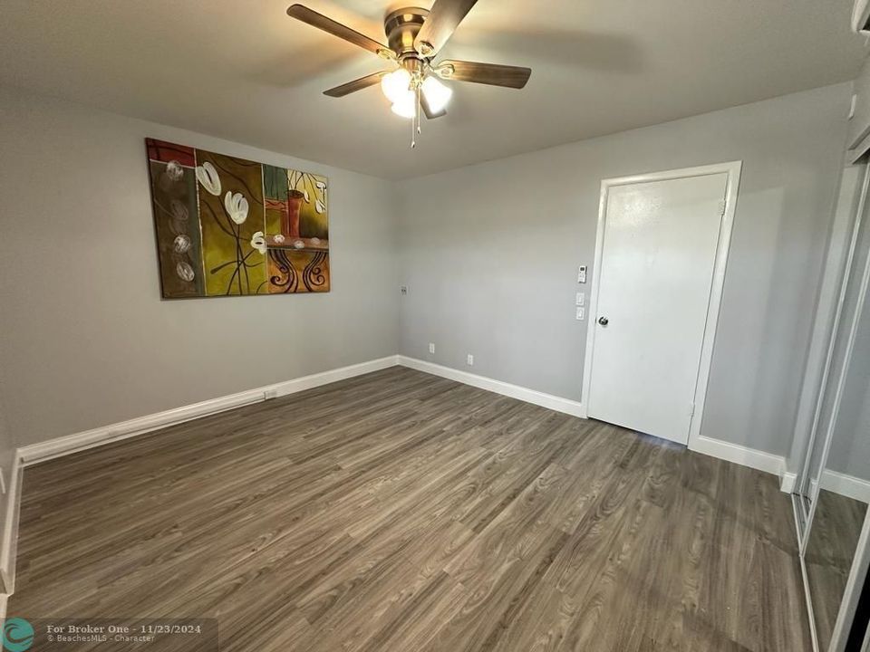 For Sale: $119,999 (1 beds, 1 baths, 599 Square Feet)