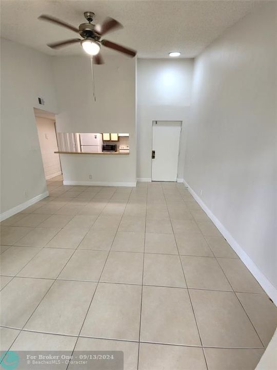 For Rent: $1,665 (1 beds, 1 baths, 690 Square Feet)