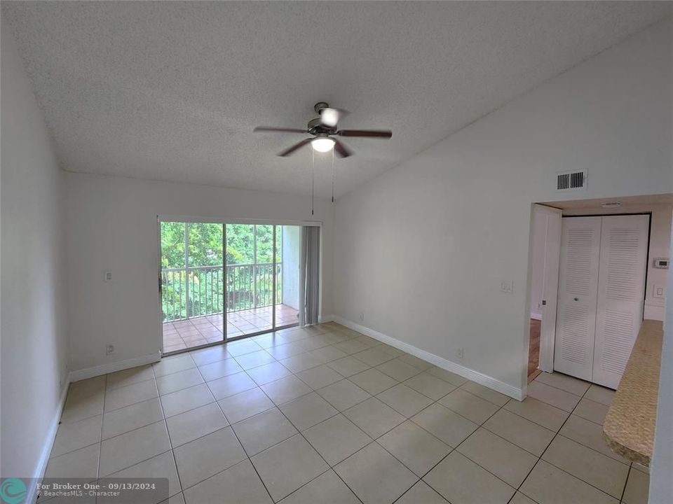 For Rent: $1,665 (1 beds, 1 baths, 690 Square Feet)