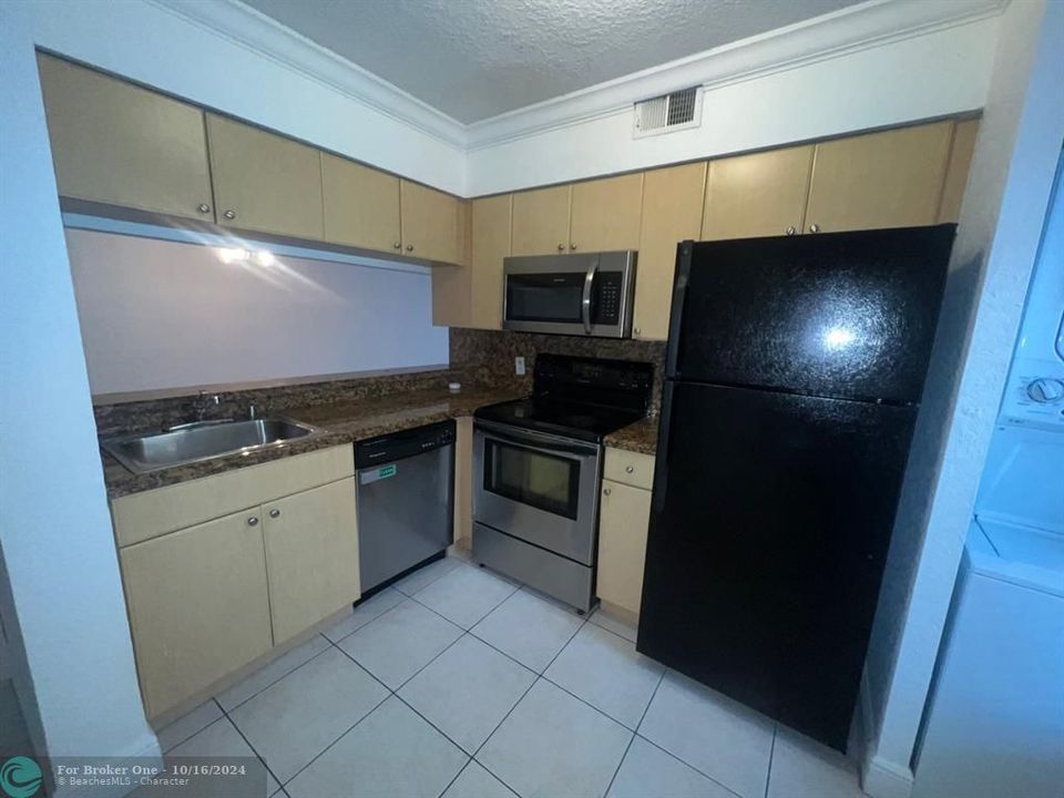 En Venta: $255,000 (2 camas, 2 baños, 1044 Pies cuadrados)