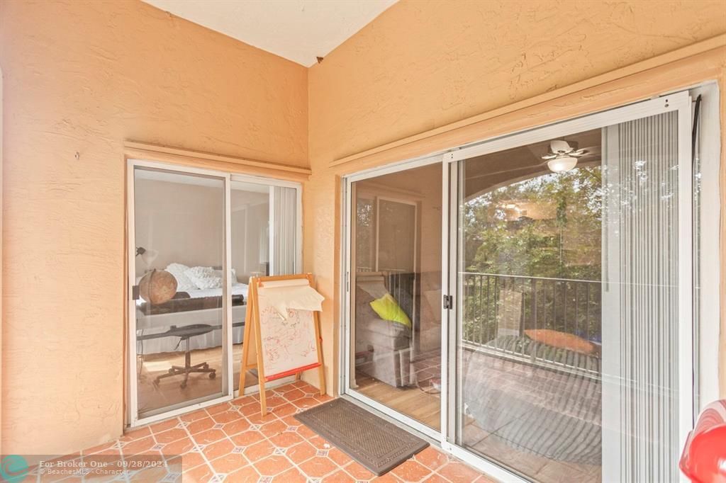 Activo con contrato: $289,900 (2 camas, 2 baños, 1112 Pies cuadrados)