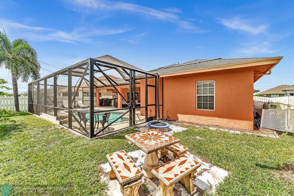 For Sale: $650,000 (4 beds, 3 baths, 2029 Square Feet)