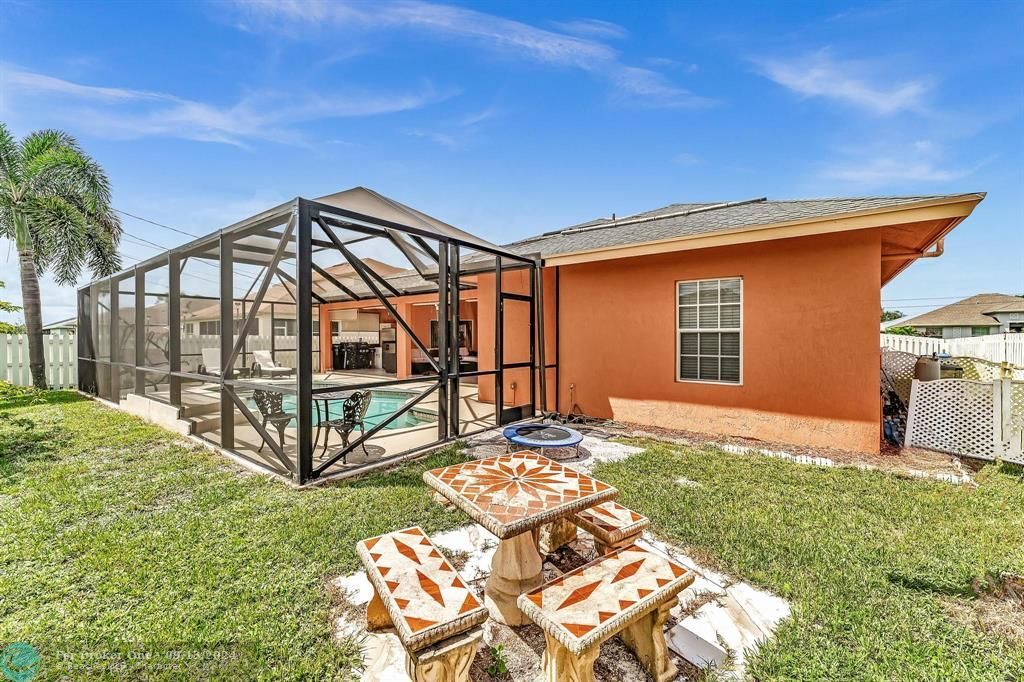 For Sale: $650,000 (4 beds, 3 baths, 2029 Square Feet)