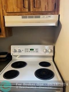 Active With Contract: $174,900 (1 beds, 1 baths, 550 Square Feet)