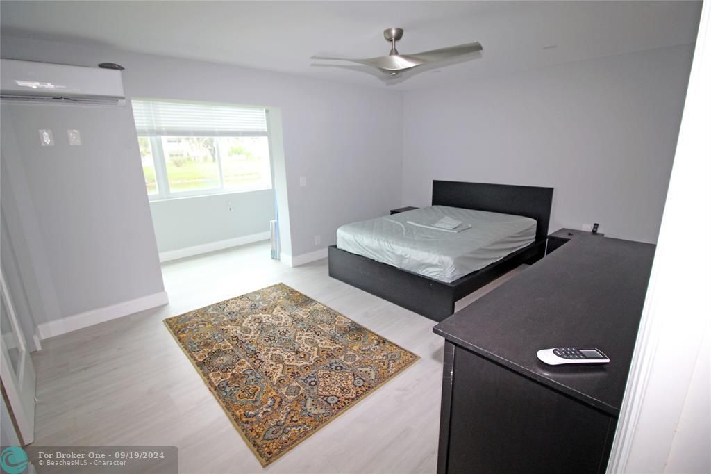 Active With Contract: $1,600 (1 beds, 1 baths, 774 Square Feet)