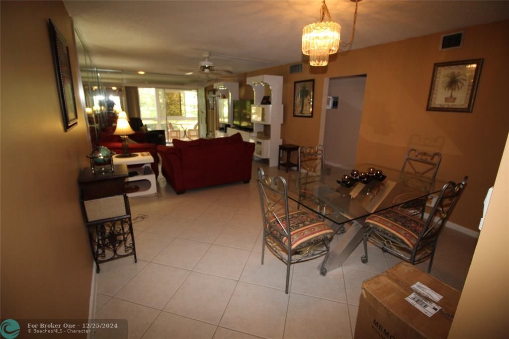 Active With Contract: $2,800 (2 beds, 2 baths, 1155 Square Feet)