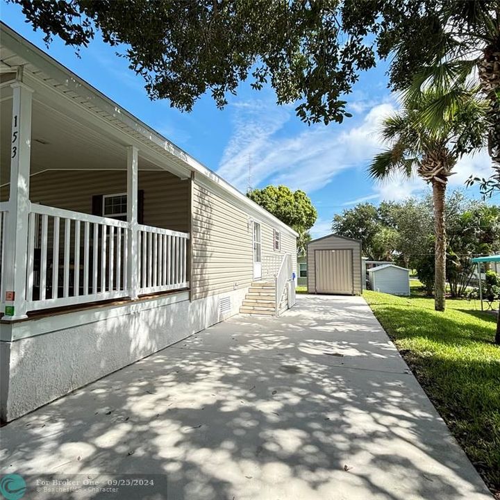 For Sale: $158,000 (2 beds, 2 baths, 1404 Square Feet)