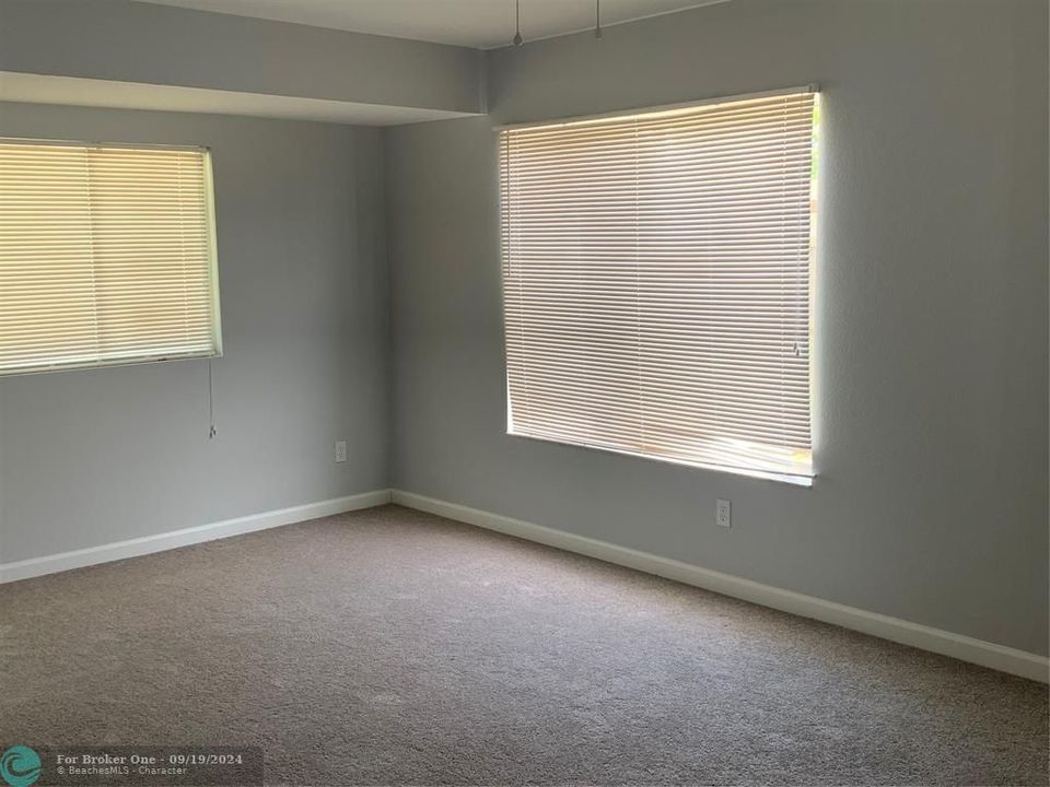 For Rent: $2,350 (3 beds, 2 baths, 1320 Square Feet)