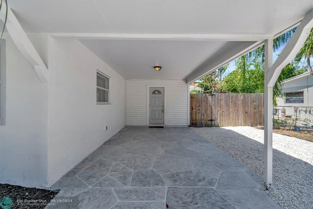 Active With Contract: $625,000 (3 beds, 2 baths, 1418 Square Feet)