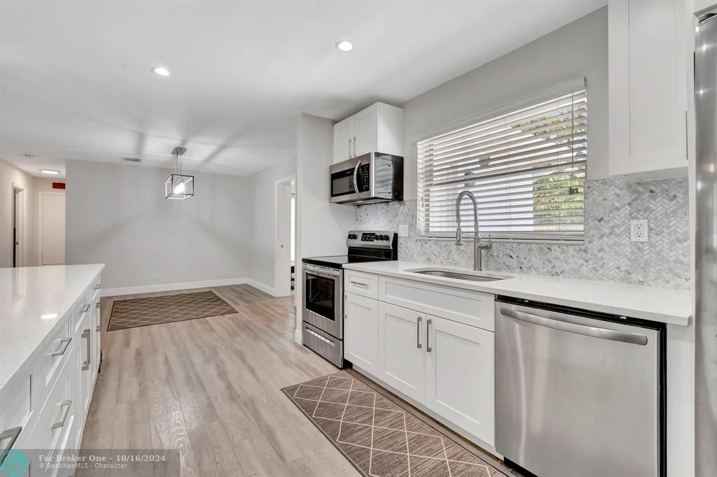 Active With Contract: $625,000 (3 beds, 2 baths, 1418 Square Feet)