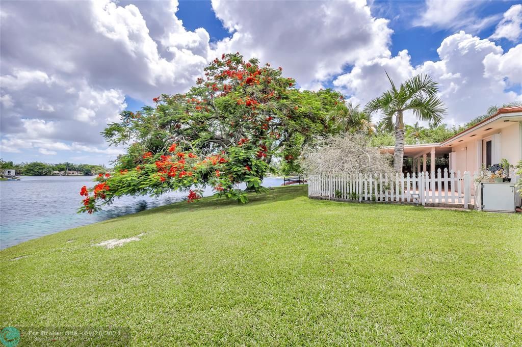 For Sale: $875,000 (3 beds, 2 baths, 1348 Square Feet)