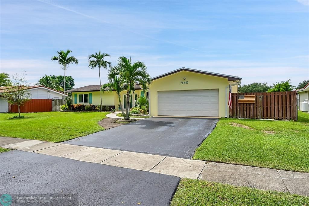 For Sale: $679,900 (3 beds, 2 baths, 1724 Square Feet)