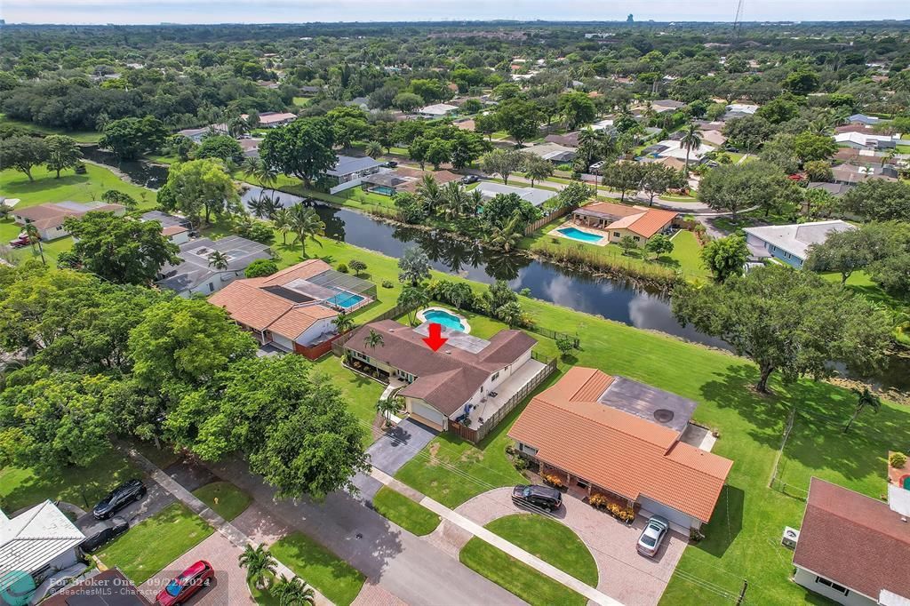 For Sale: $679,900 (3 beds, 2 baths, 1724 Square Feet)