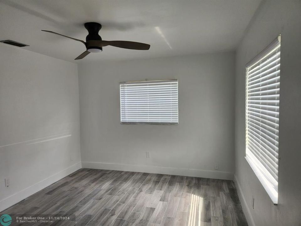 Active With Contract: $3,500 (4 beds, 2 baths, 1656 Square Feet)