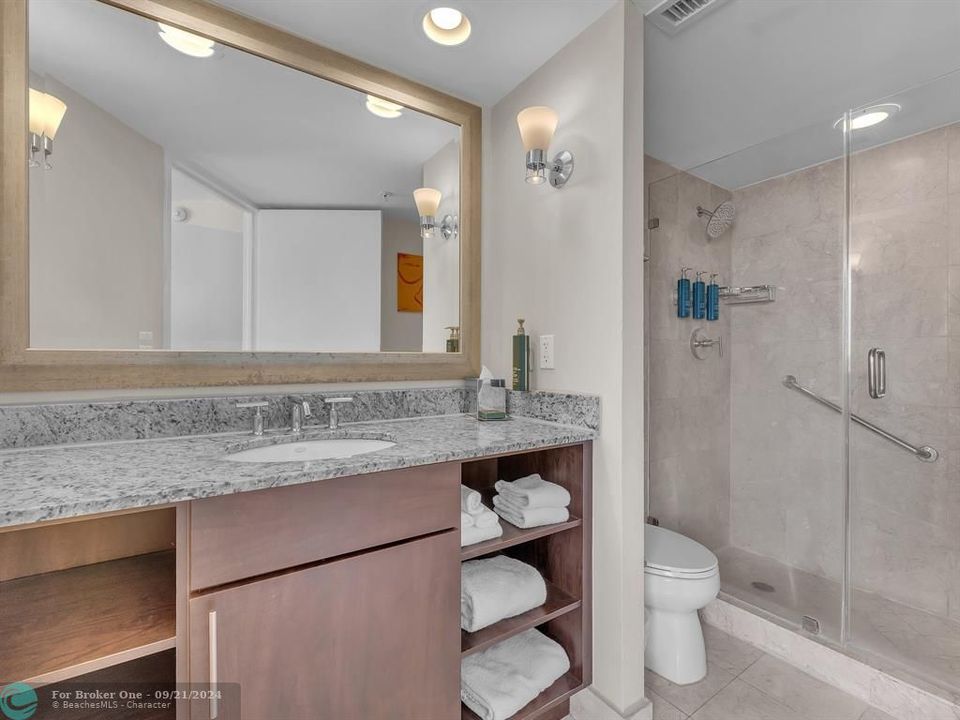 For Sale: $135,000 (1 beds, 1 baths, 341 Square Feet)