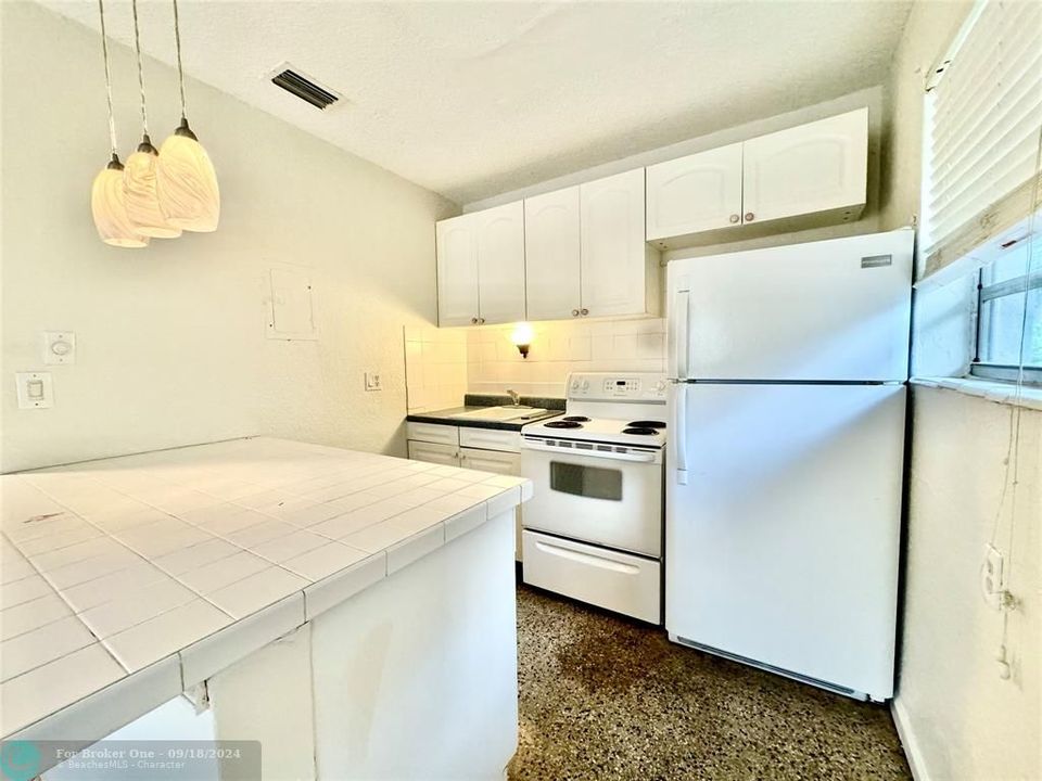 For Rent: $1,975 (2 beds, 1 baths, 607 Square Feet)