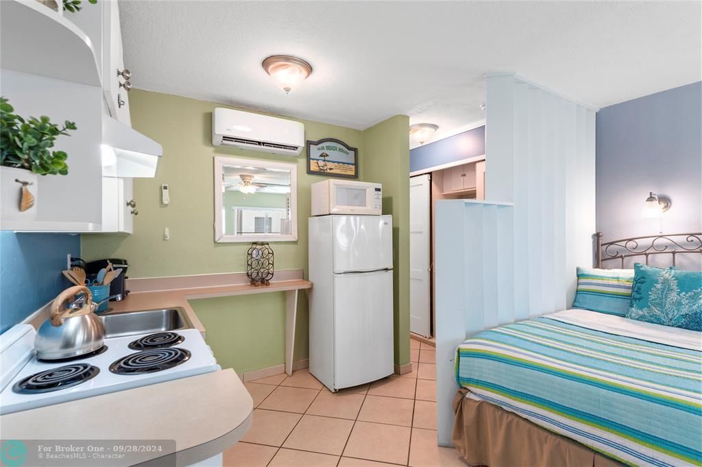 Active With Contract: $369,000 (0 beds, 1 baths, 310 Square Feet)