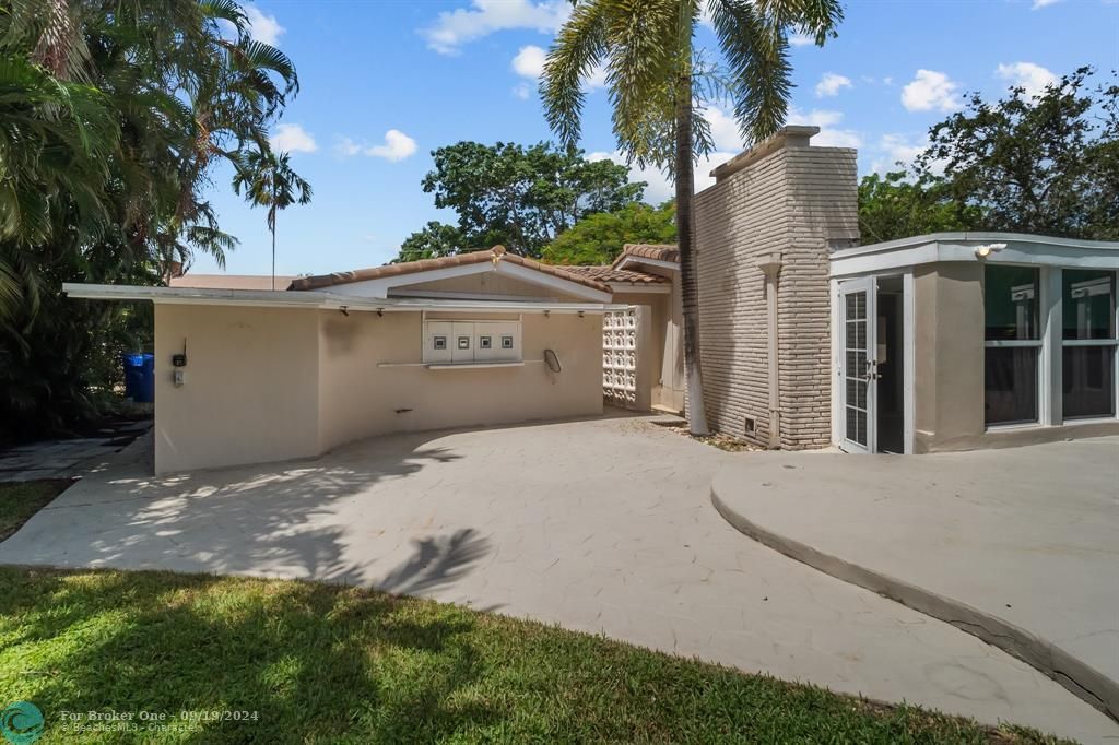 Active With Contract: $5,500 (3 beds, 2 baths, 1883 Square Feet)