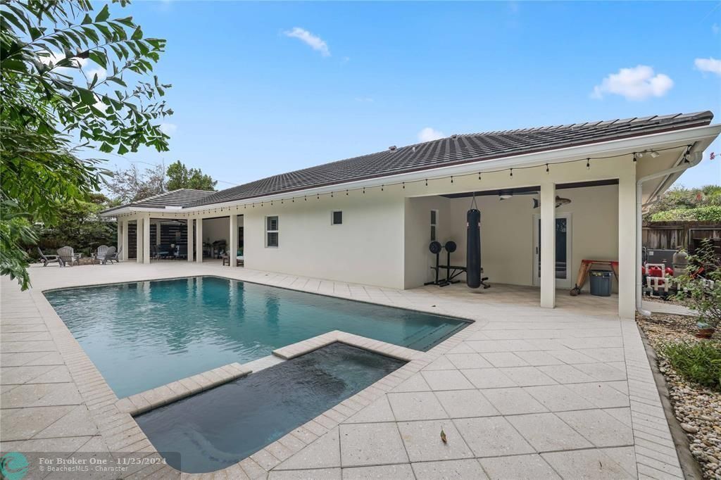 Active With Contract: $1,599,000 (3 beds, 2 baths, 2155 Square Feet)