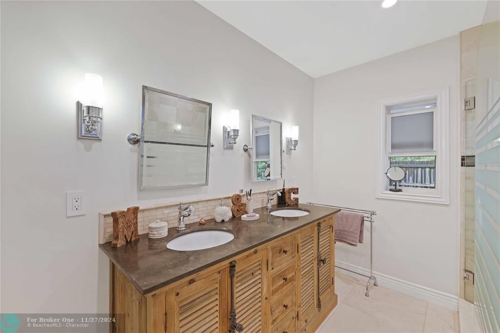 Active With Contract: $1,599,000 (3 beds, 2 baths, 2155 Square Feet)