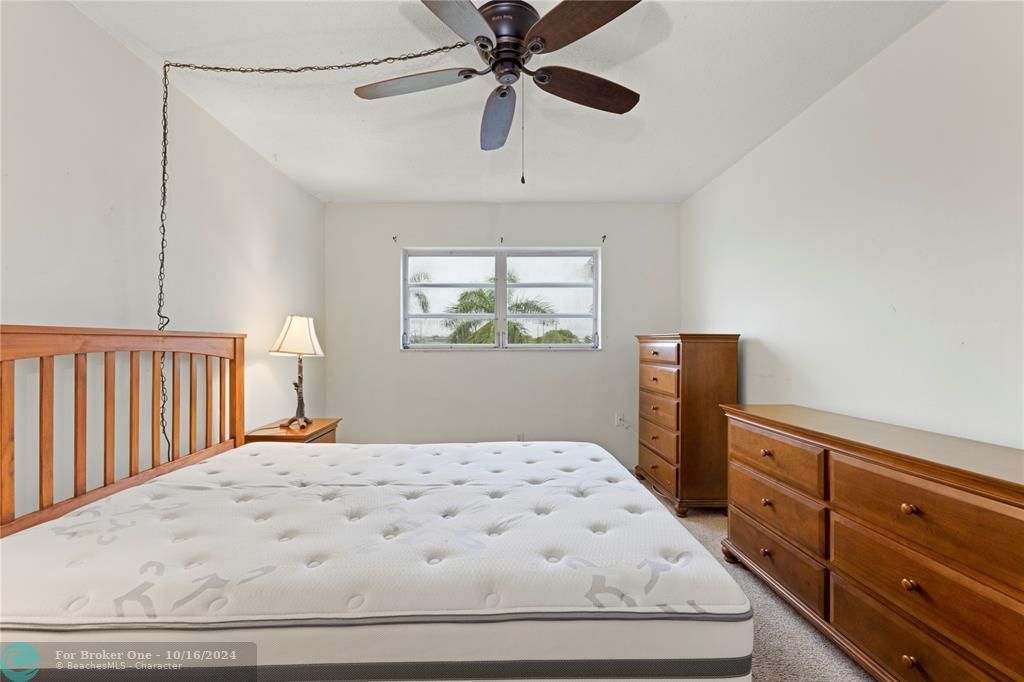 For Sale: $229,000 (2 beds, 2 baths, 1200 Square Feet)