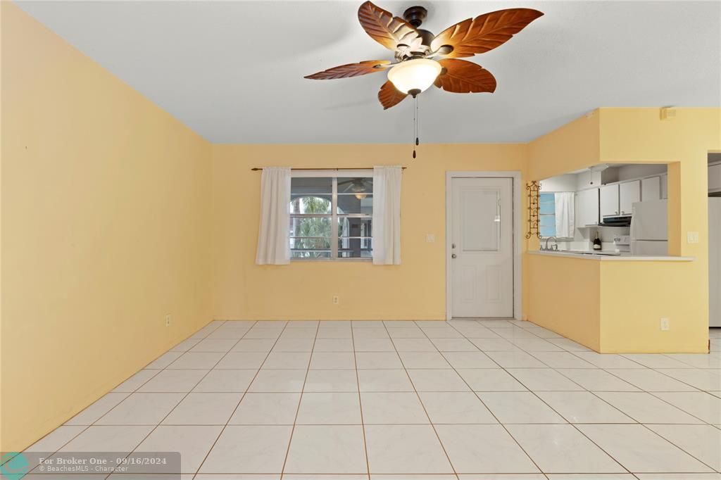 For Sale: $229,000 (2 beds, 2 baths, 1200 Square Feet)