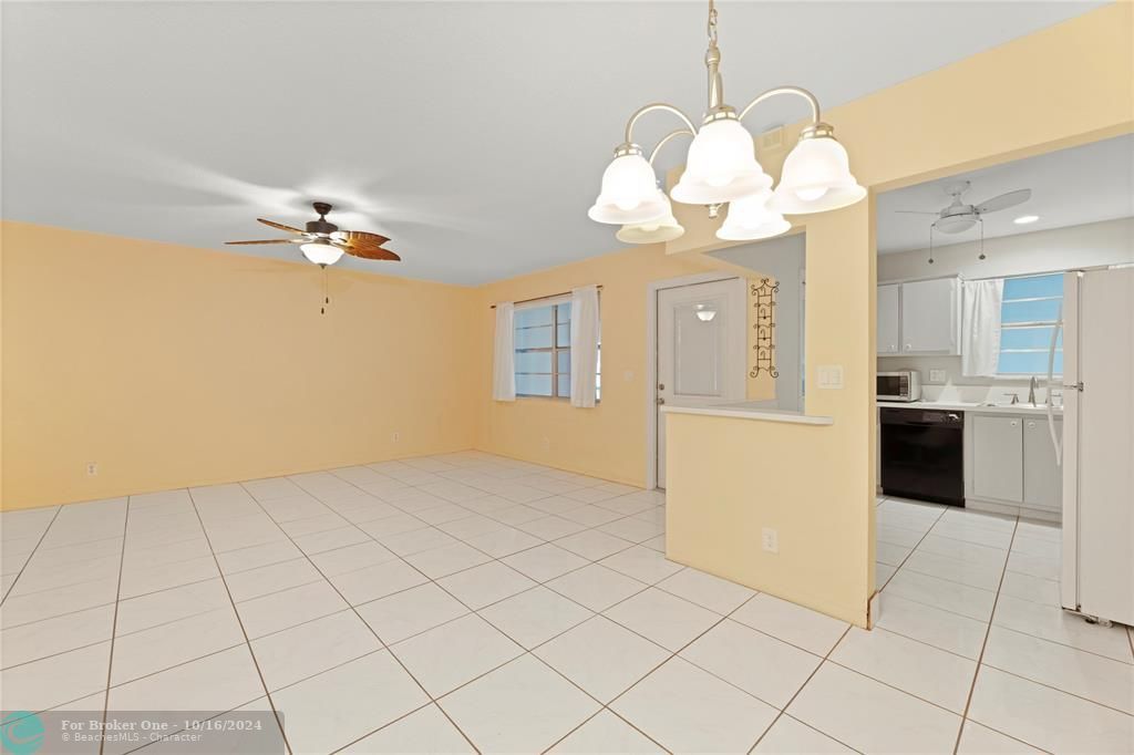 For Sale: $229,000 (2 beds, 2 baths, 1200 Square Feet)