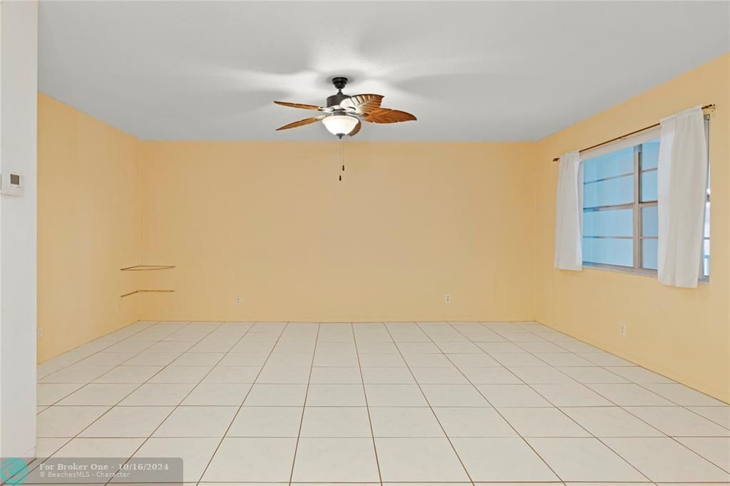 For Sale: $229,000 (2 beds, 2 baths, 1200 Square Feet)