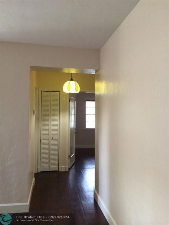 For Rent: $2,750 (2 beds, 1 baths, 1120 Square Feet)