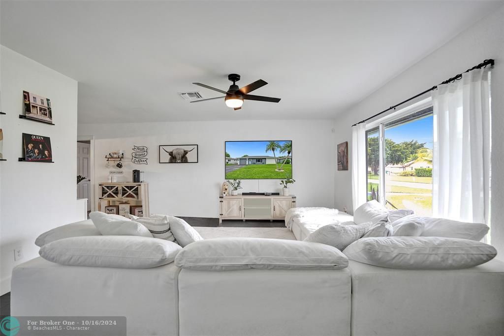 Active With Contract: $530,000 (3 beds, 2 baths, 1654 Square Feet)