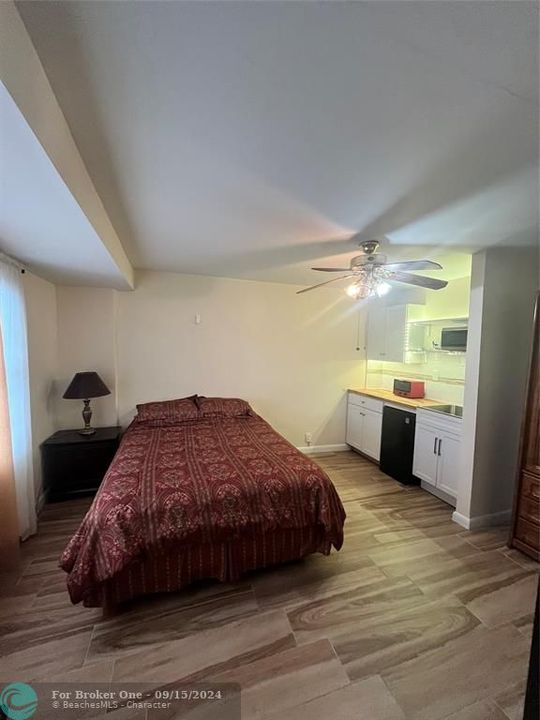 For Rent: $1,300 (1 beds, 1 baths, 205 Square Feet)