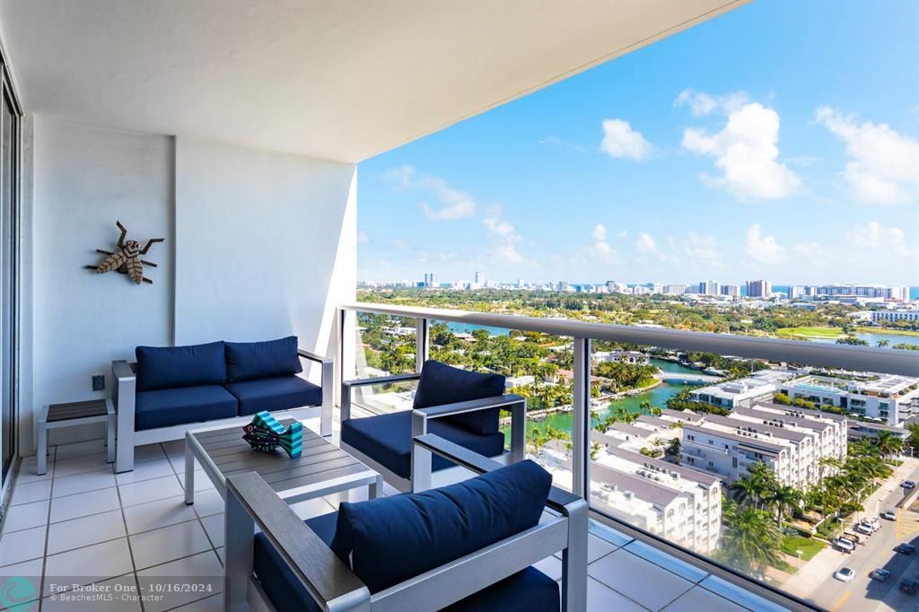 Active With Contract: $5,000 (2 beds, 2 baths, 1280 Square Feet)