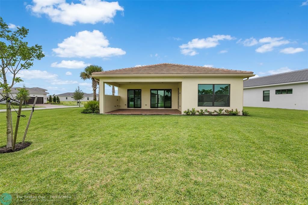 For Sale: $699,000 (3 beds, 3 baths, 2200 Square Feet)