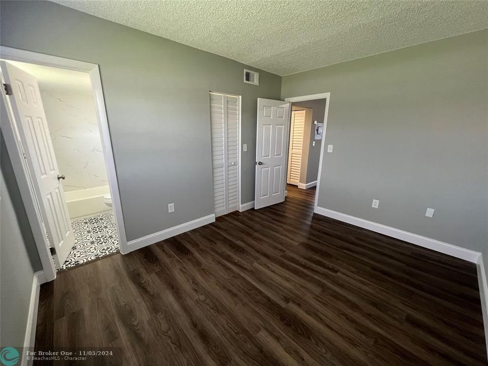 Active With Contract: $1,800 (1 beds, 1 baths, 21407 Square Feet)