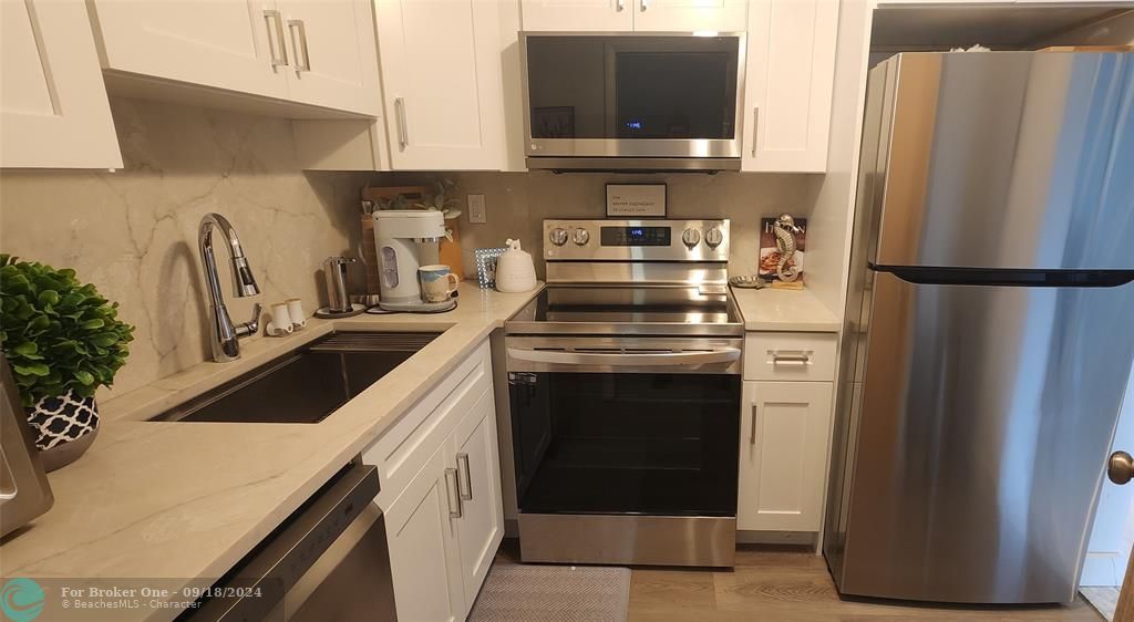 For Rent: $1,900 (1 beds, 1 baths, 600 Square Feet)