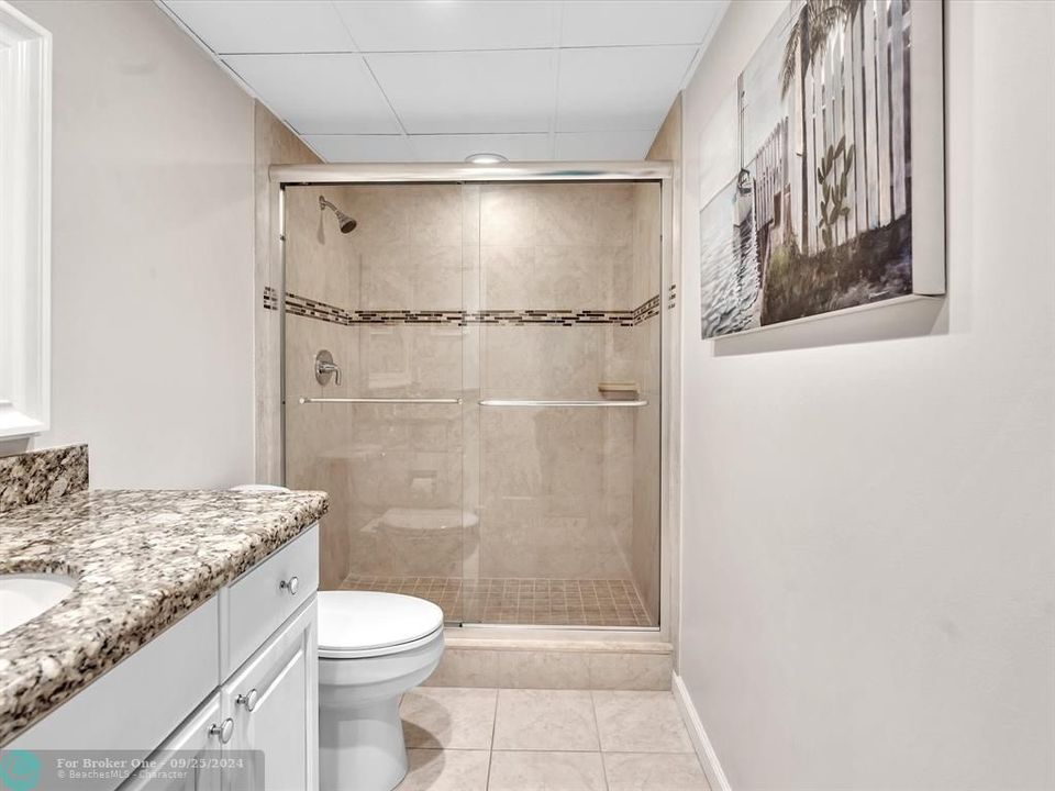 For Sale: $459,900 (2 beds, 2 baths, 1100 Square Feet)