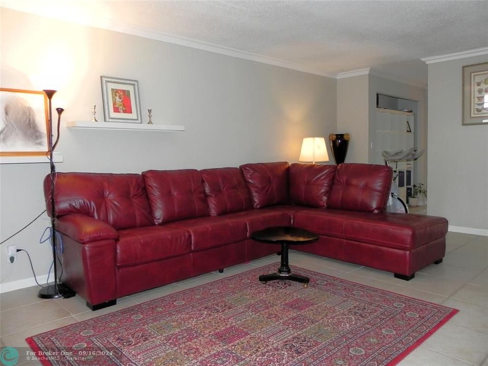 For Sale: $219,500 (1 beds, 1 baths, 850 Square Feet)