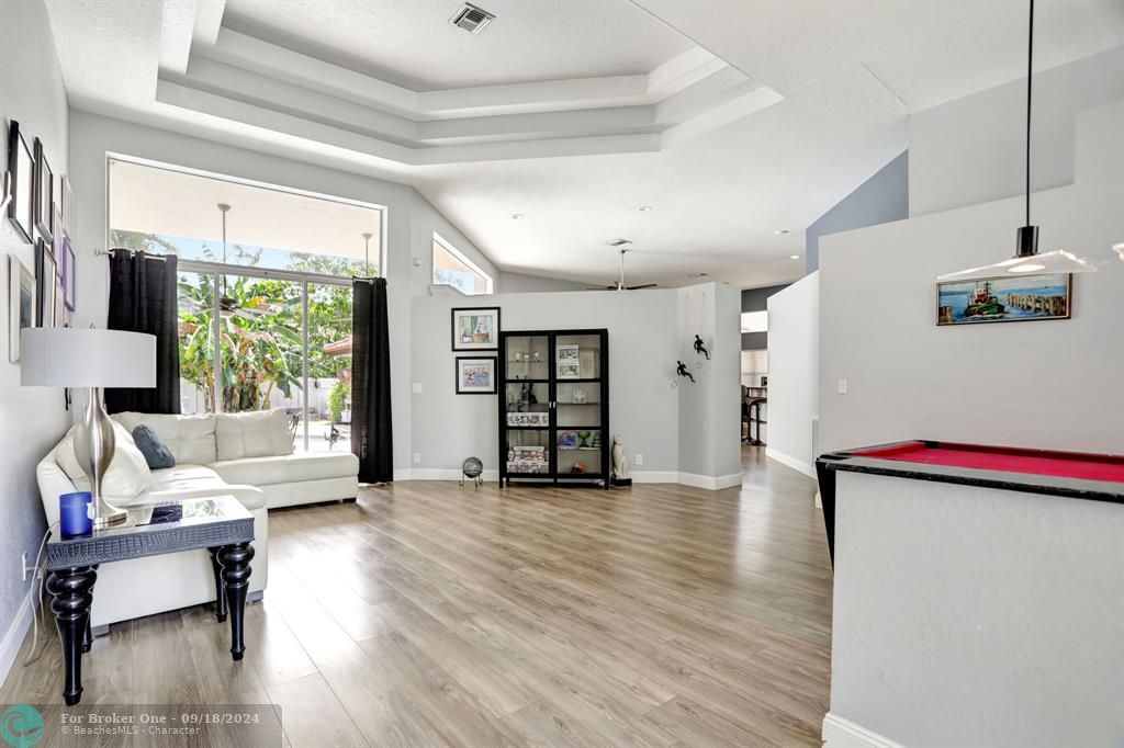 Active With Contract: $800,000 (4 beds, 2 baths, 2716 Square Feet)