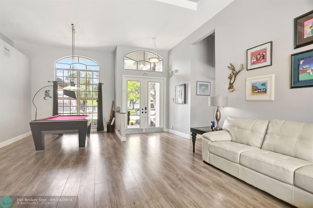 Active With Contract: $800,000 (4 beds, 2 baths, 2716 Square Feet)