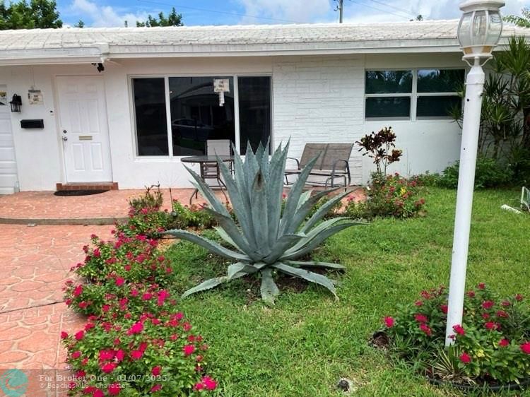 Active With Contract: $370,000 (3 beds, 2 baths, 1432 Square Feet)