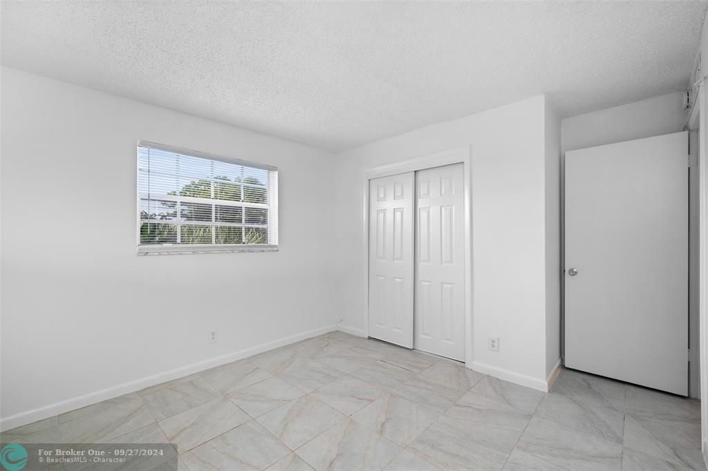 Active With Contract: $259,000 (2 beds, 1 baths, 732 Square Feet)