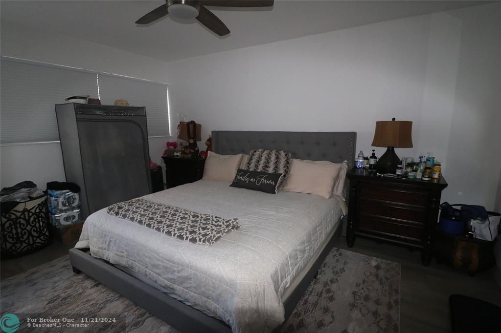 For Sale: $150,000 (2 beds, 1 baths, 935 Square Feet)