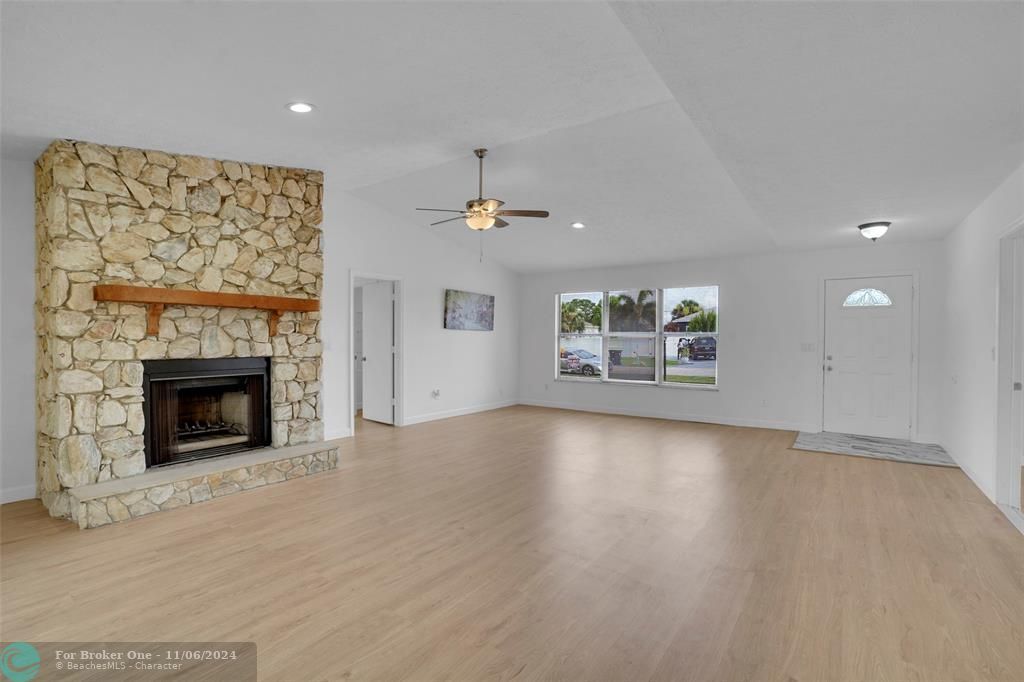 Active With Contract: $375,000 (4 beds, 2 baths, 1810 Square Feet)