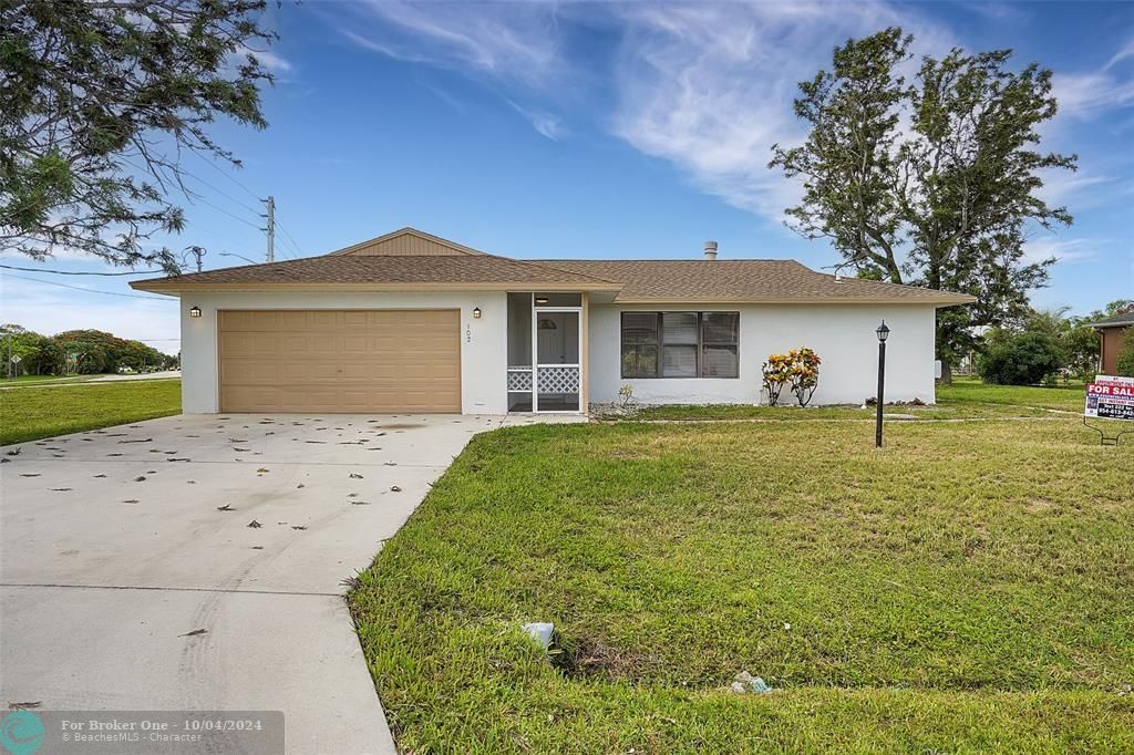 Active With Contract: $375,000 (4 beds, 2 baths, 1810 Square Feet)