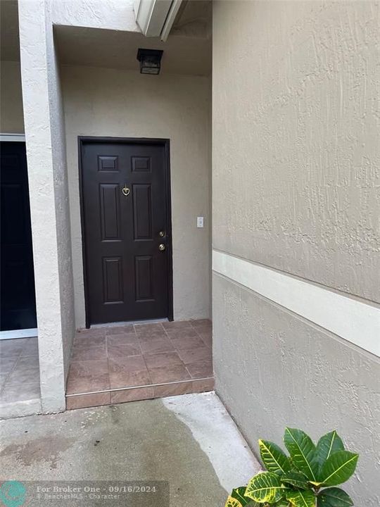 Active With Contract: $429,000 (2 beds, 1 baths, 1005 Square Feet)