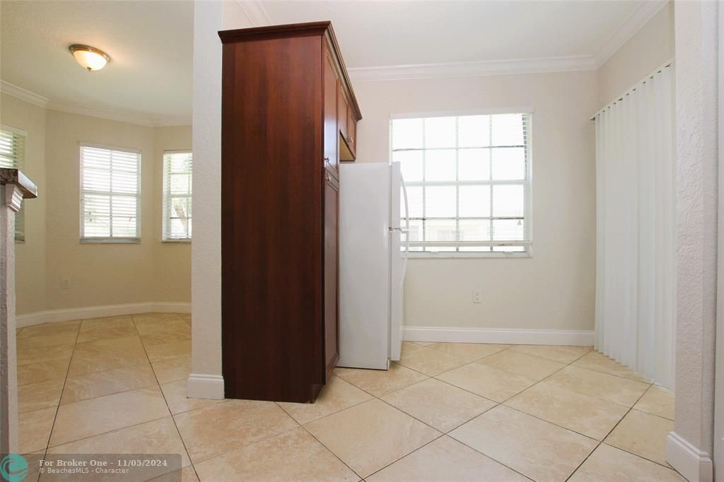 Active With Contract: $2,500 (2 beds, 2 baths, 1400 Square Feet)