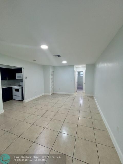 Active With Contract: $1,600 (1 beds, 1 baths, 0 Square Feet)