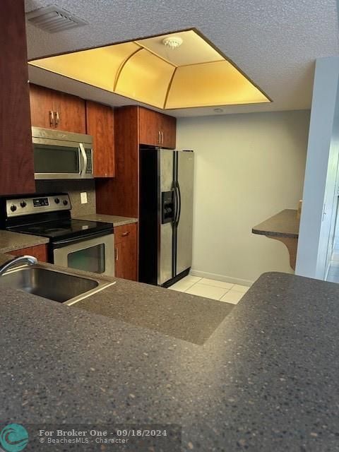 For Rent: $2,150 (2 beds, 2 baths, 1085 Square Feet)