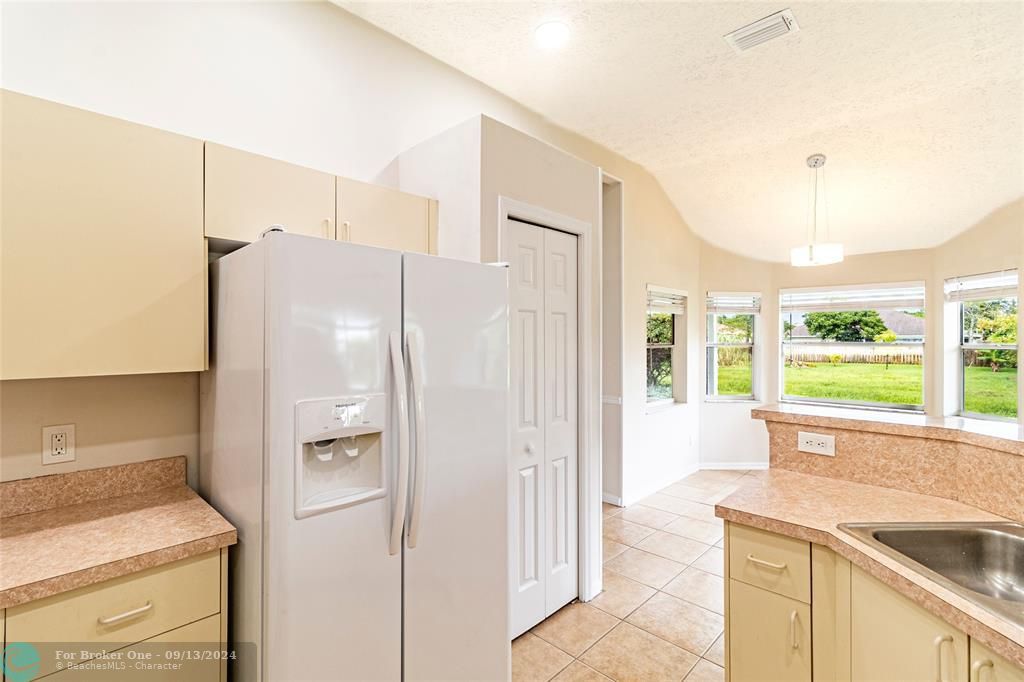 For Sale: $379,000 (3 beds, 2 baths, 1508 Square Feet)